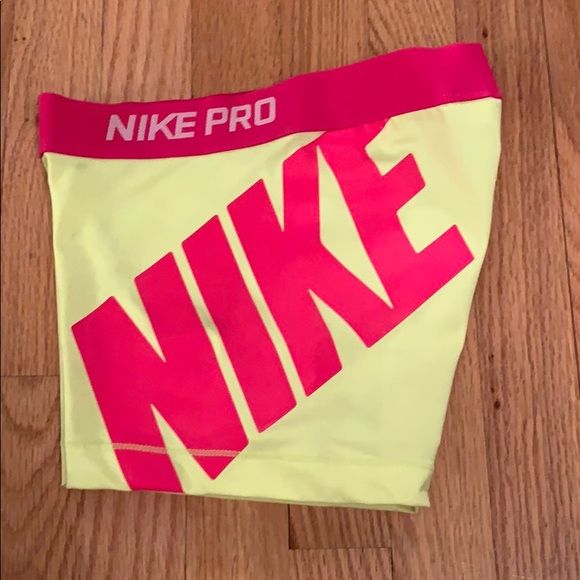 Nike pros - Picture 2 of 2